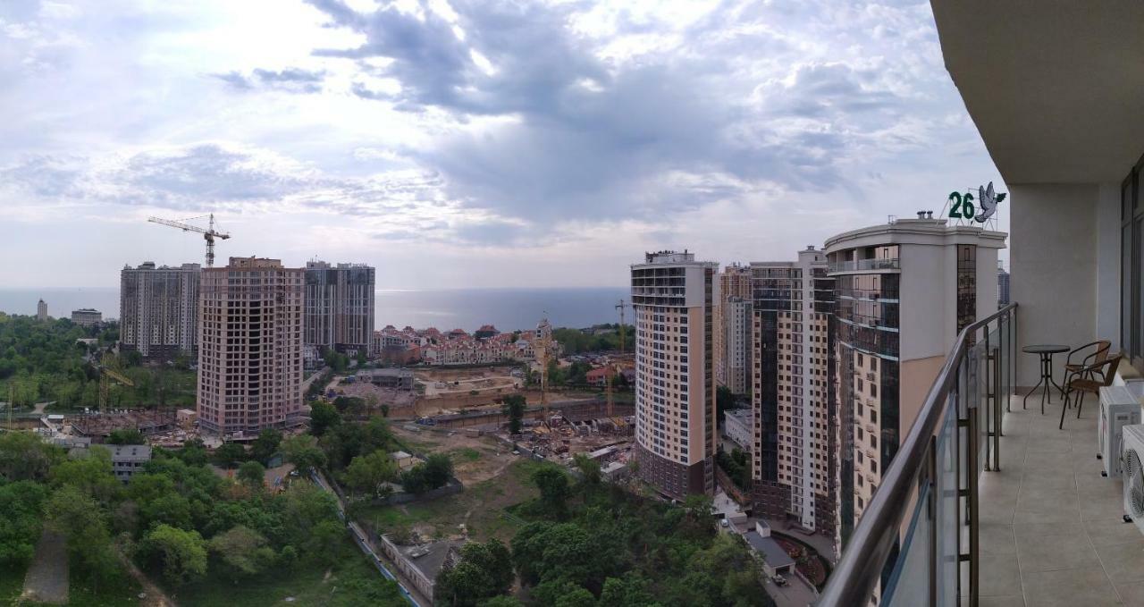Skyview Apartments Odessa Exteriör bild