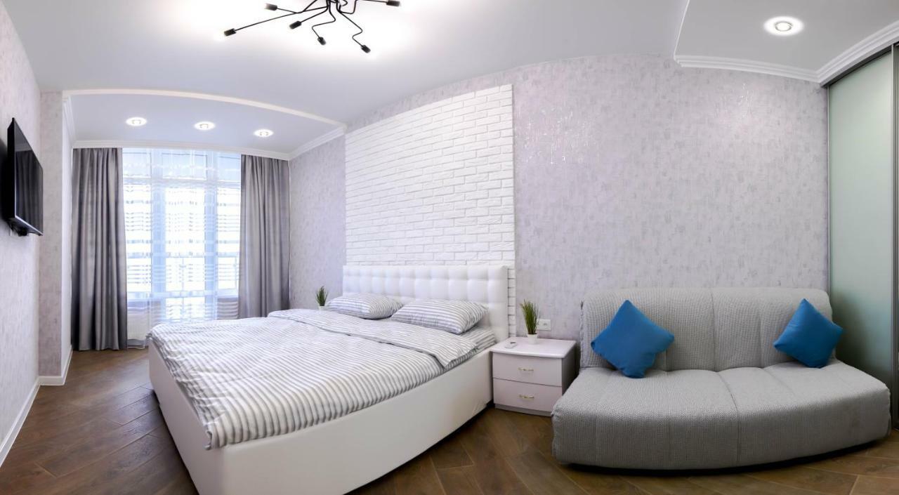 Skyview Apartments Odessa Exteriör bild